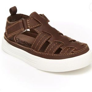 NWT OshKosh B’gosh Brown Toddler Boys Sandals 9